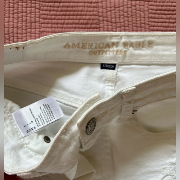 American Eagle, White Ripped Denim Skirt, Size 6 - Picture 3 of 4